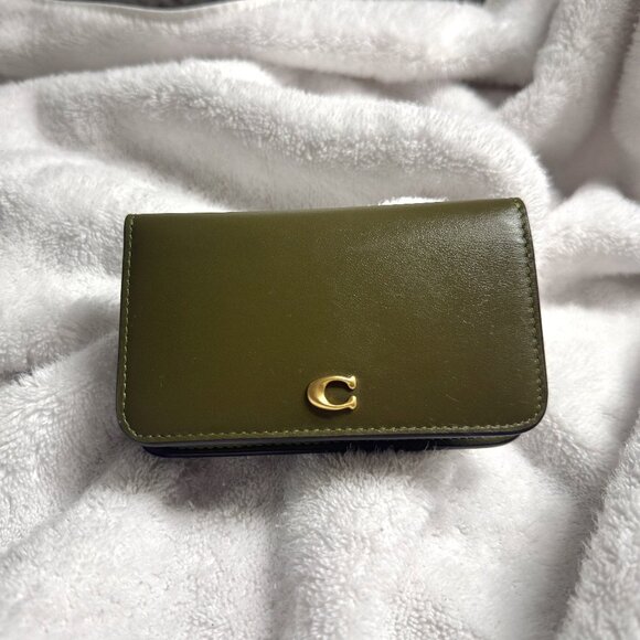 Coach Handbags - Coach Essential Slim Card Case.  Olive.  Fast shipping.  Great condition.